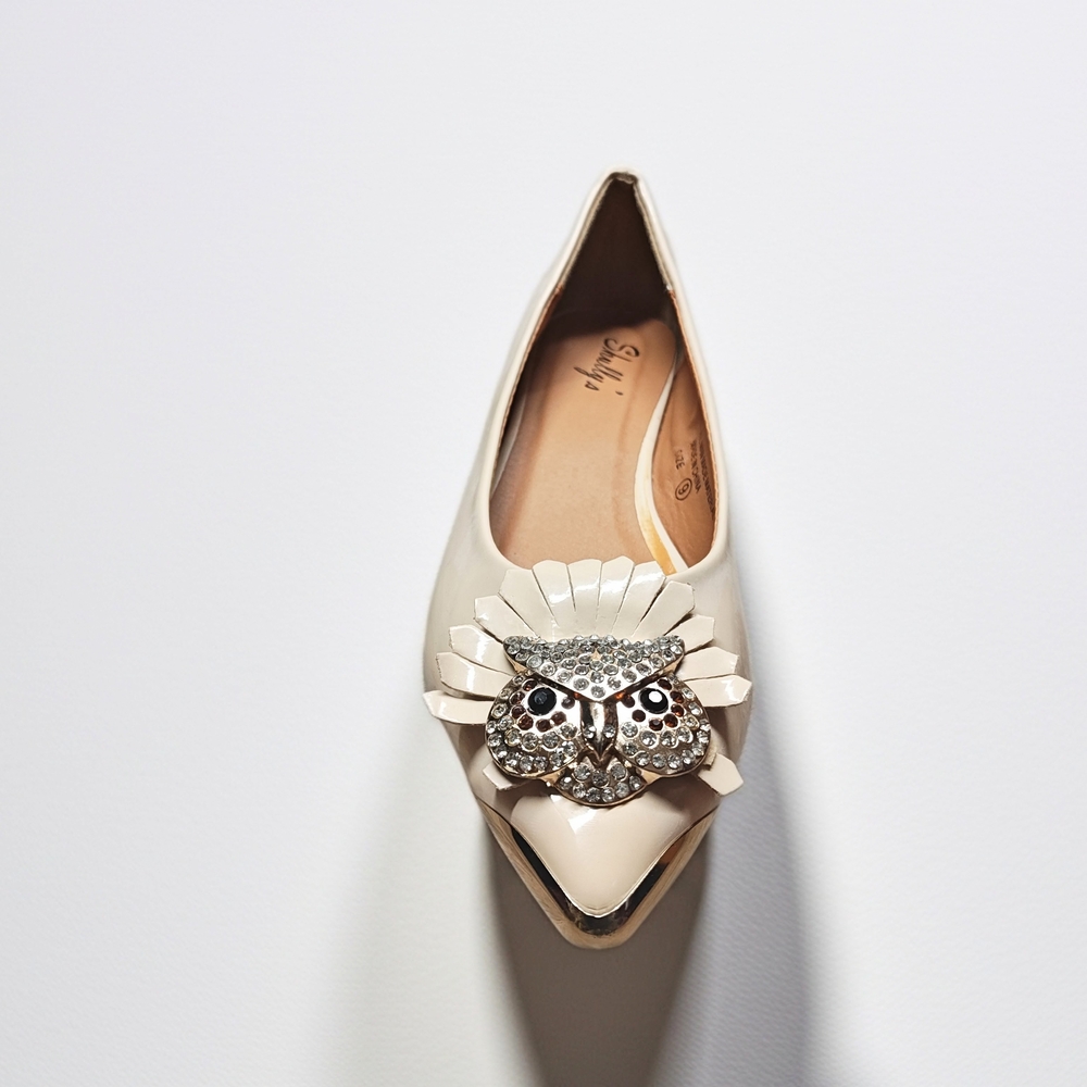 Shully's Cream Flats with Owl Accent